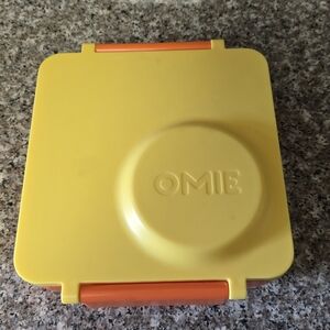 Omie lunch box